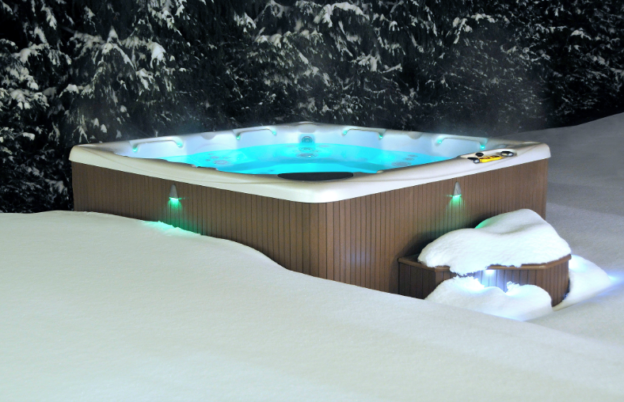 hot tubs in winter 624x402 1