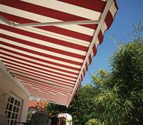 Monarch retractable awning
