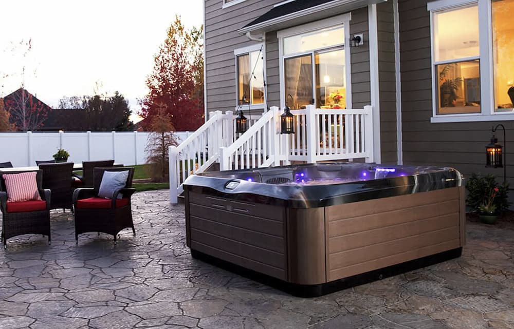 large deck with lots of space for hot tub