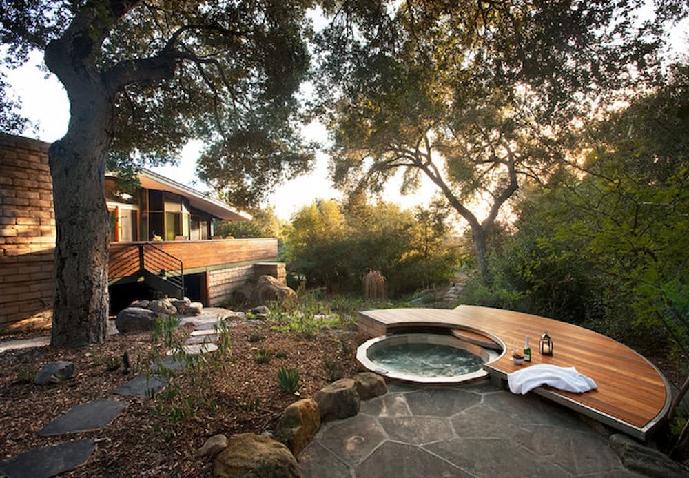 hot tub placed in natural scenery