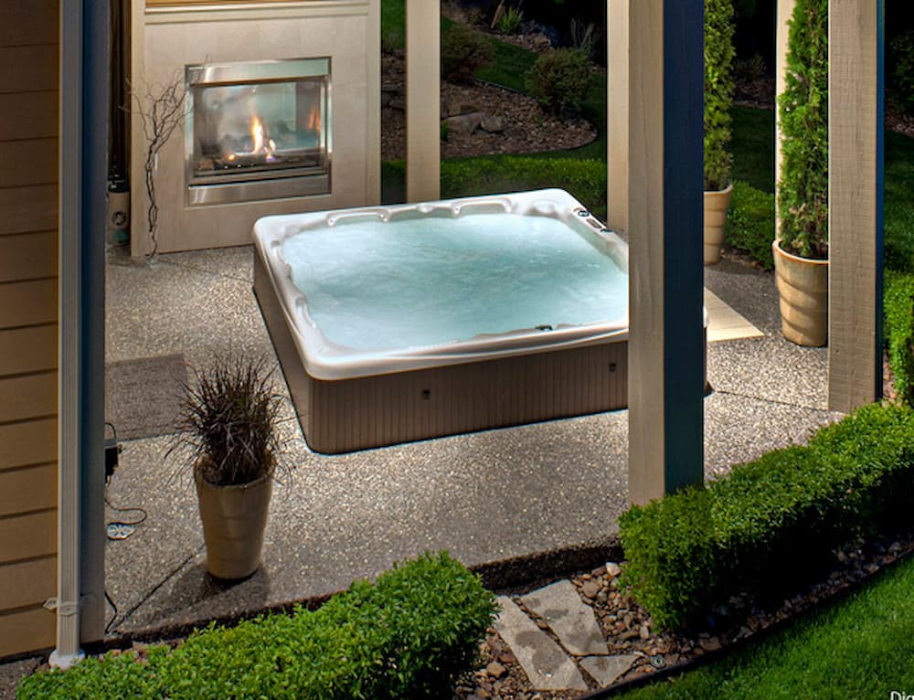 hot tubs for more than 4