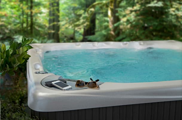 Beachcomber hot tub with top of the line insulation